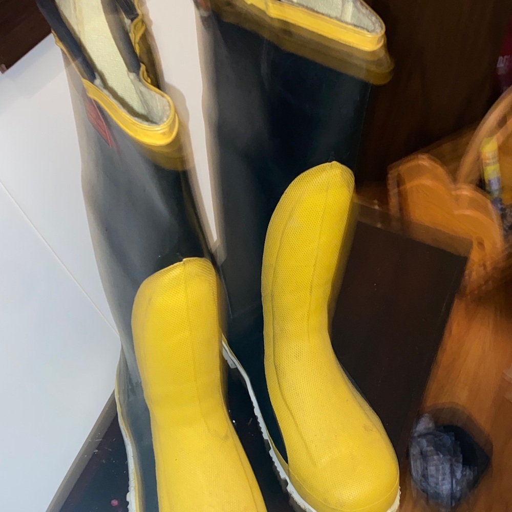 Black Diamond Yellow and Black Boots